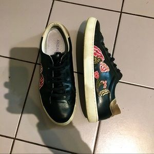 Andre Genuine Leather Sneaker (Floral Embroidery)
